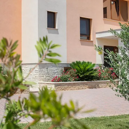 Apartman Malibu One Vir