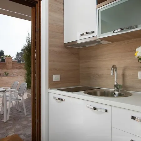 Apartman Malibu One Vir